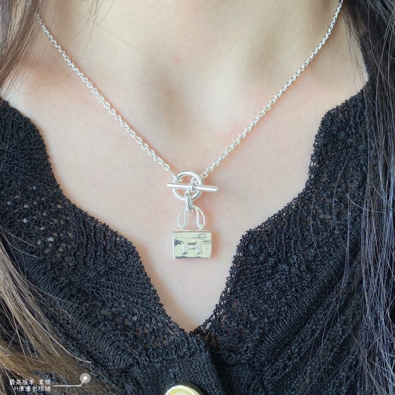 H**me5 necklaces